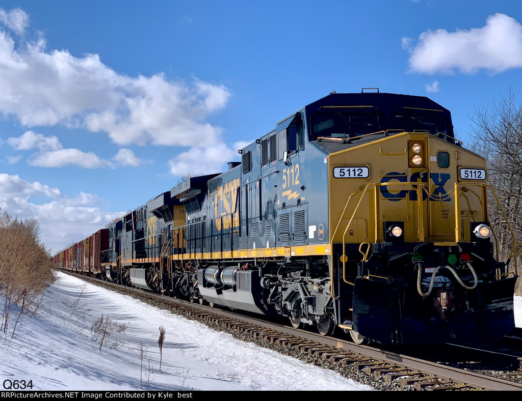 CSX 5112 on Q634